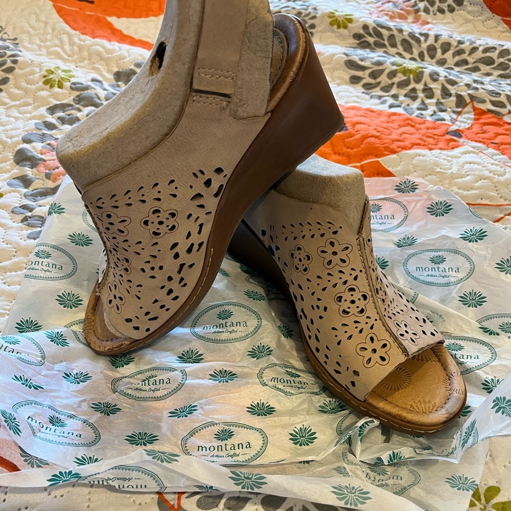 Montana Artisan Crafted Leather Wedge size 9. Beige color, style Coby